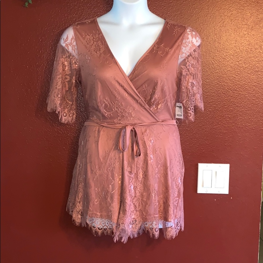 Charlotte Russe Gorgeous Jumper (M) BNWTS